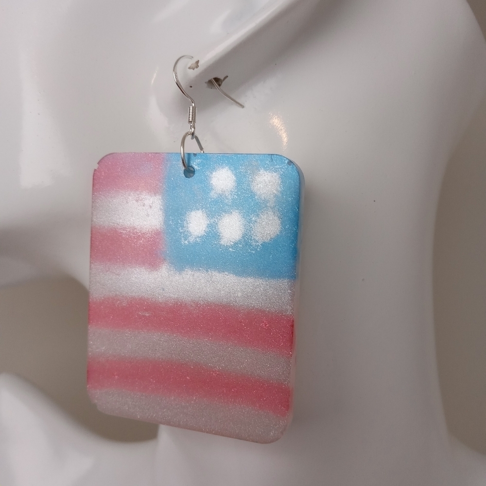 Patriotic Flag Earrings - Picture 3 of 5